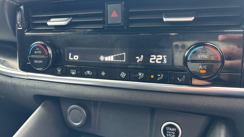 Nissan Qashqai 1.3 DiG-T MH N-Connecta 5dr Petrol Hatchback